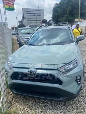 Toyota RAV4 2021 Green