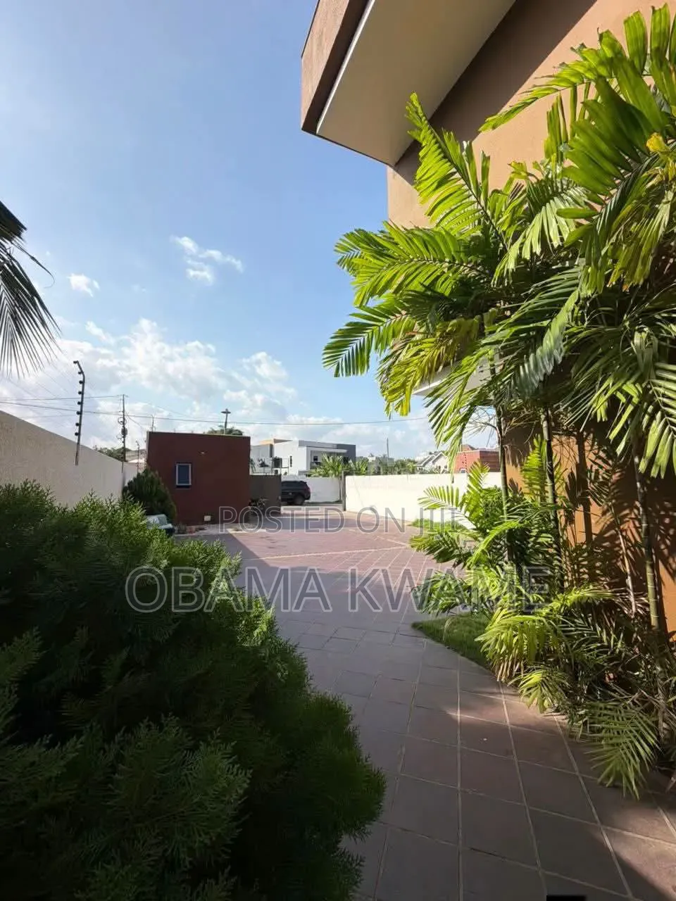 5bdrm House in Laryea Homes, A&C Mall Area for sale