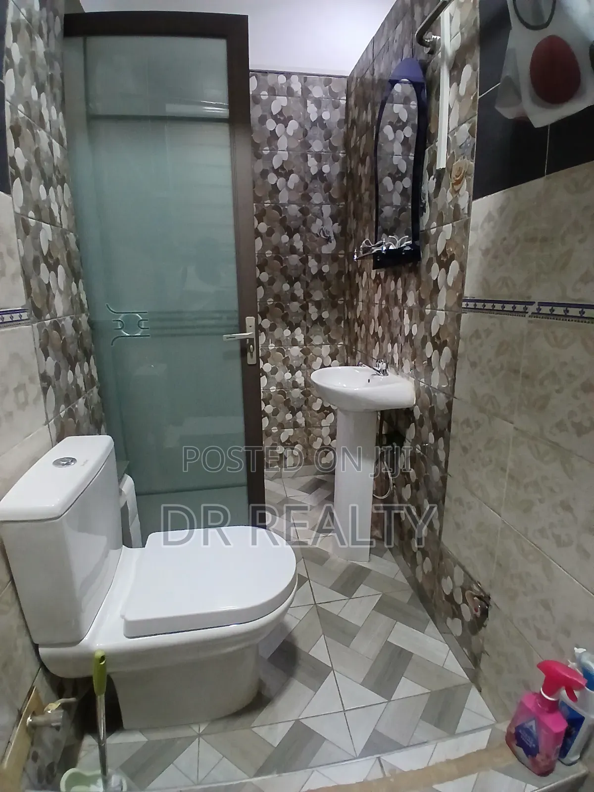 2 Bedroom Apartment for Shortlets