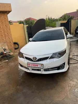 Toyota Camry SE 4dr Sedan (2.5L 4cyl 6A) 2013 White