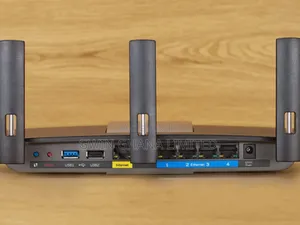 Linksys EA6900 Dual Band Gigabit Wirless Router. 1900mbs