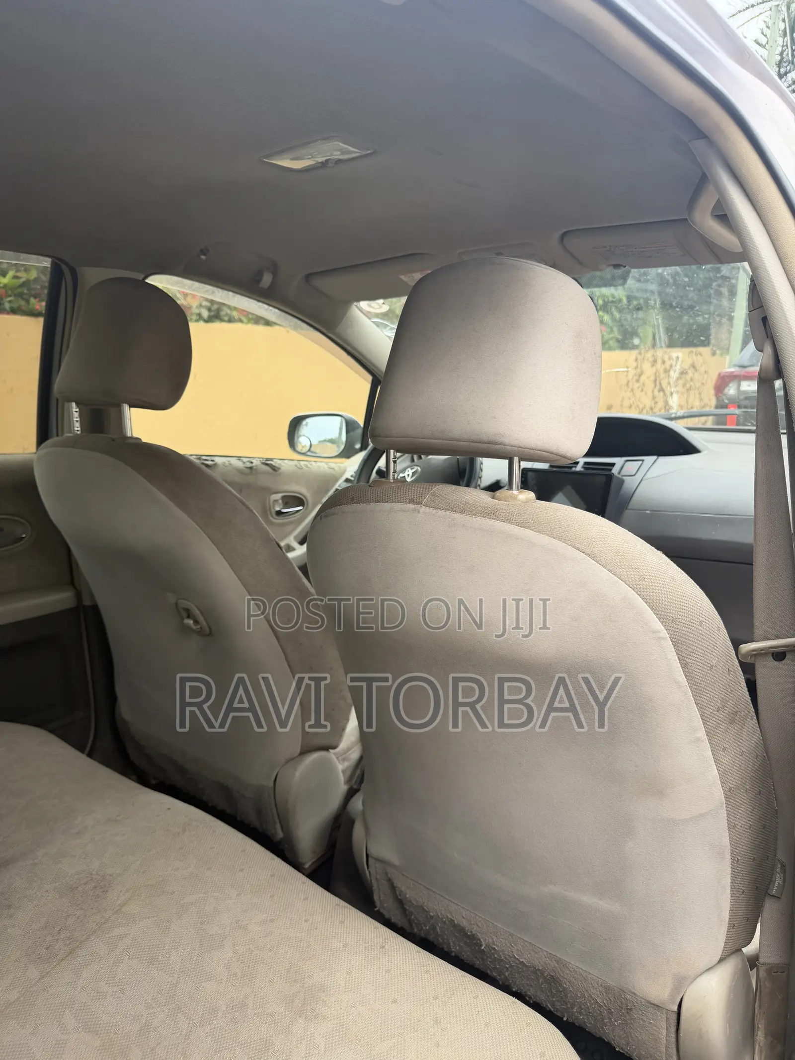 Toyota Vitz 2010 Silver