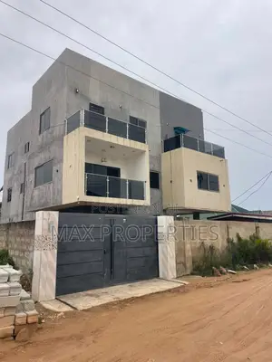 8bdrm Mansion in Weija for sale
