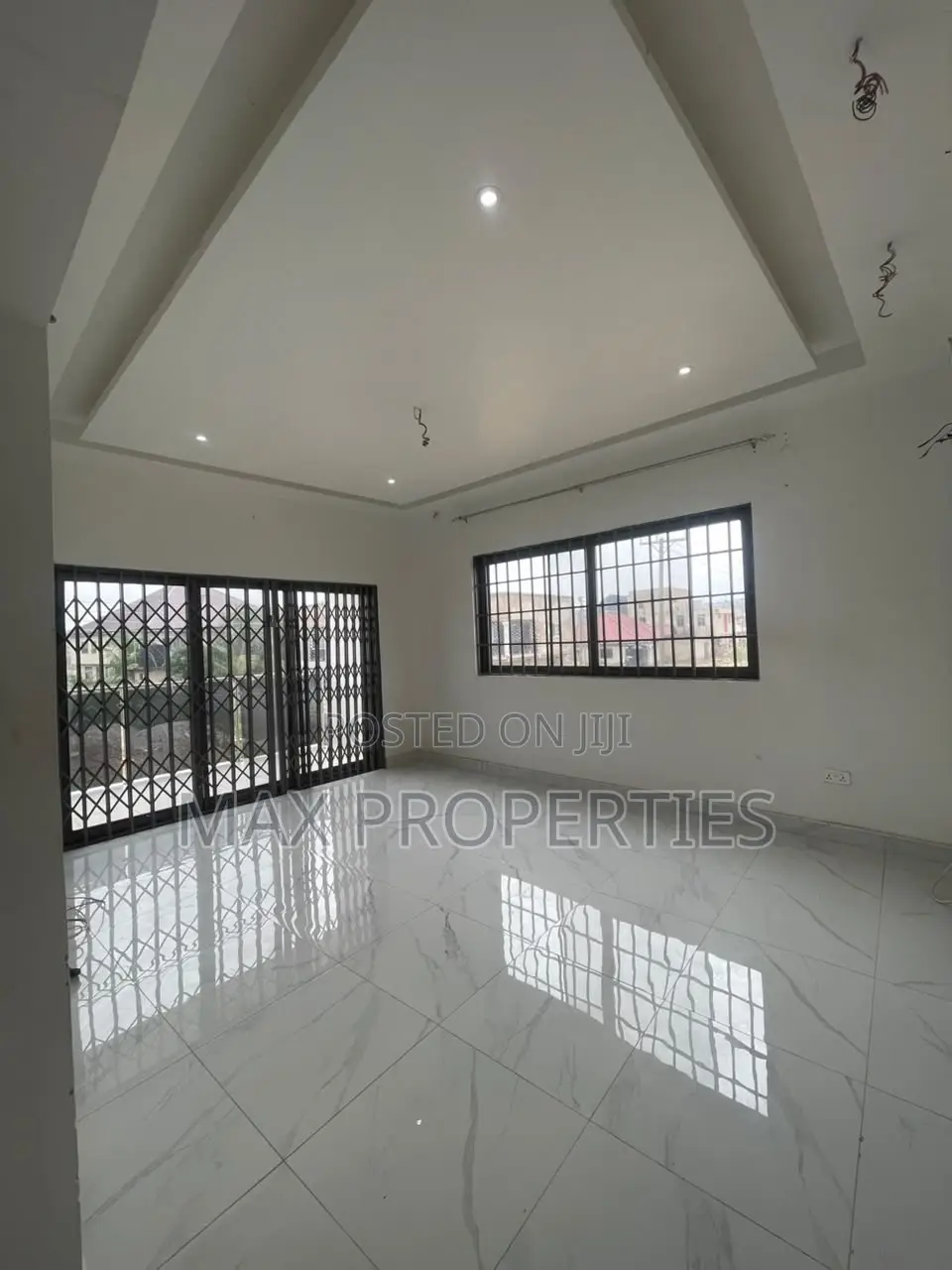 8bdrm Mansion in Weija for sale