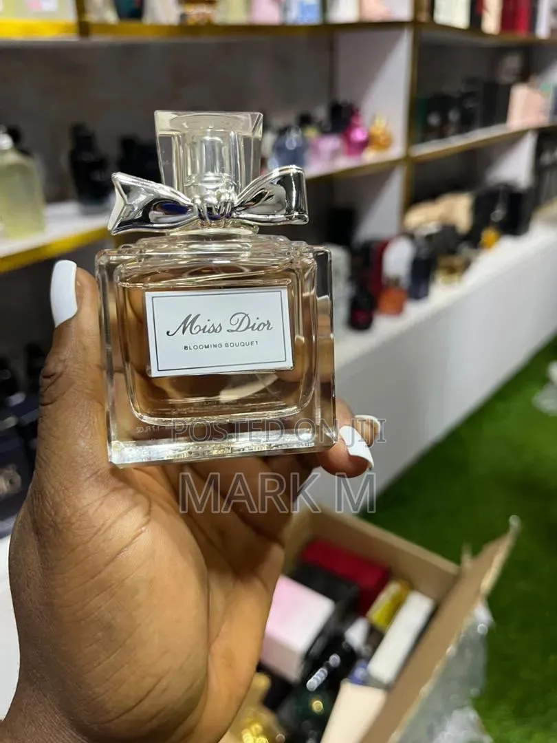 Moss Dior Blooming Bouquet
