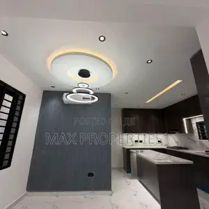 3bdrm House in Lake Side Estate for sale