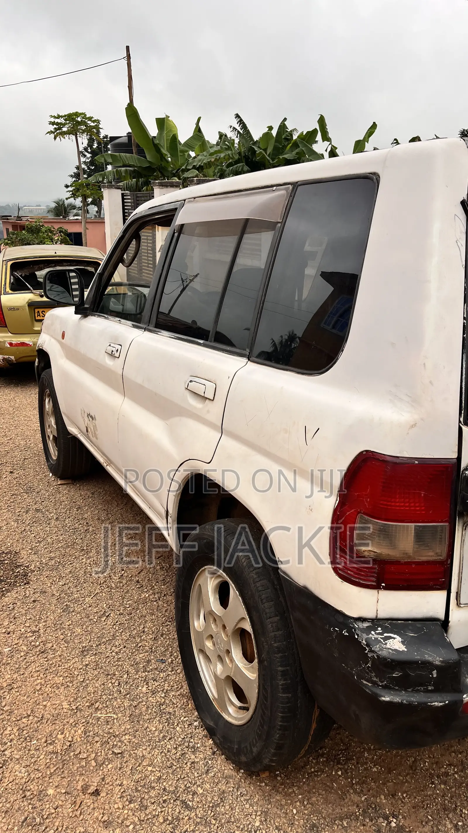 Mitsubishi Pajero 1999 White