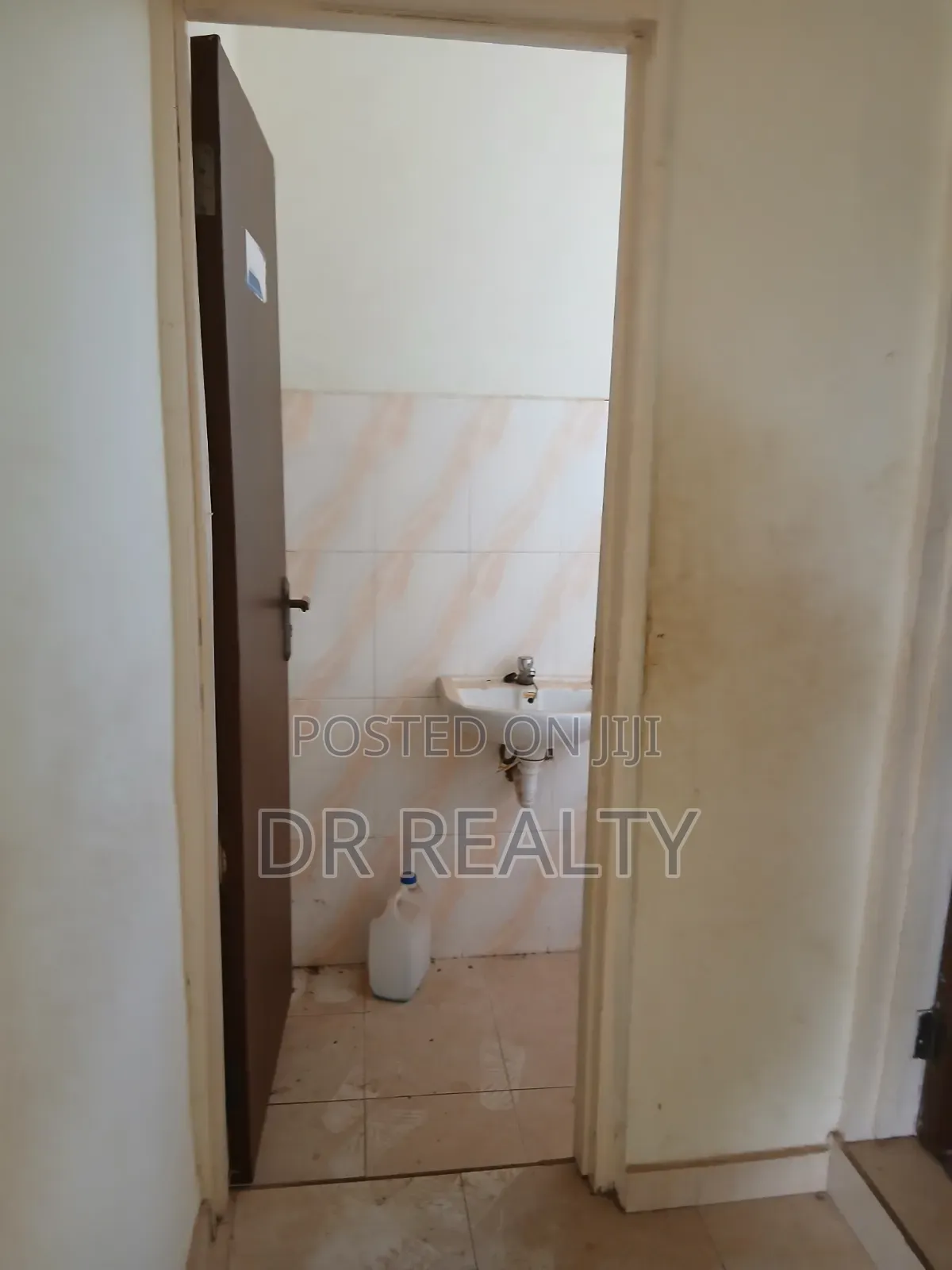 4bdrm House in Magnateris, Community 25 for rent