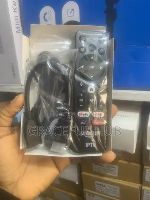 Fire TV Stick (Amazon)
