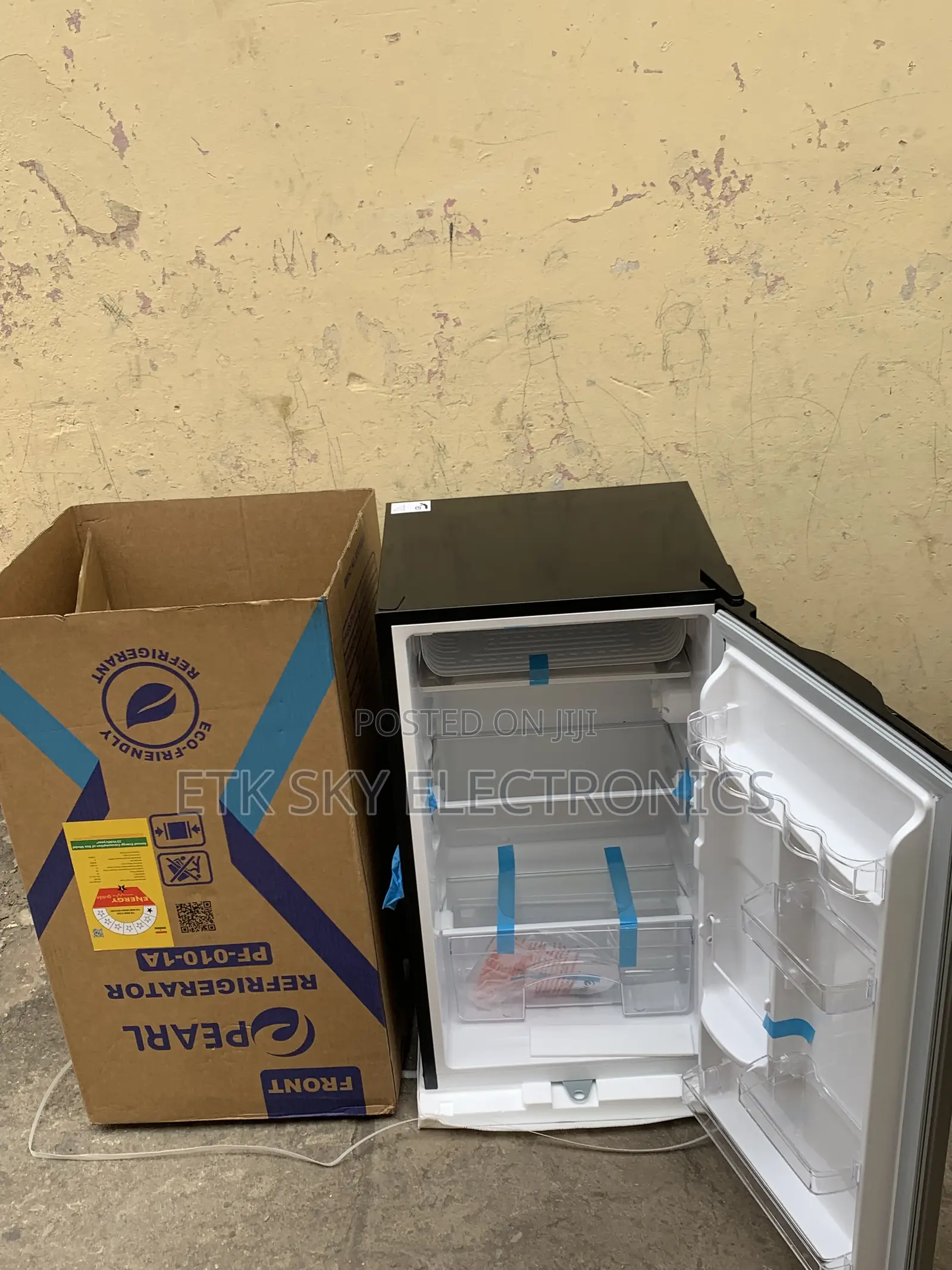 Pearl PF-010-1A 90L Table Top Refrigerator
