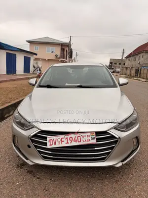 Hyundai Elantra SE Sedan FWD (2.0L 4cyl 6M) 2017 Silver