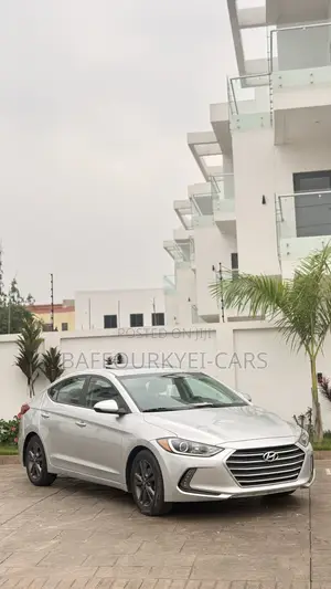 Hyundai Elantra 2017 Silver