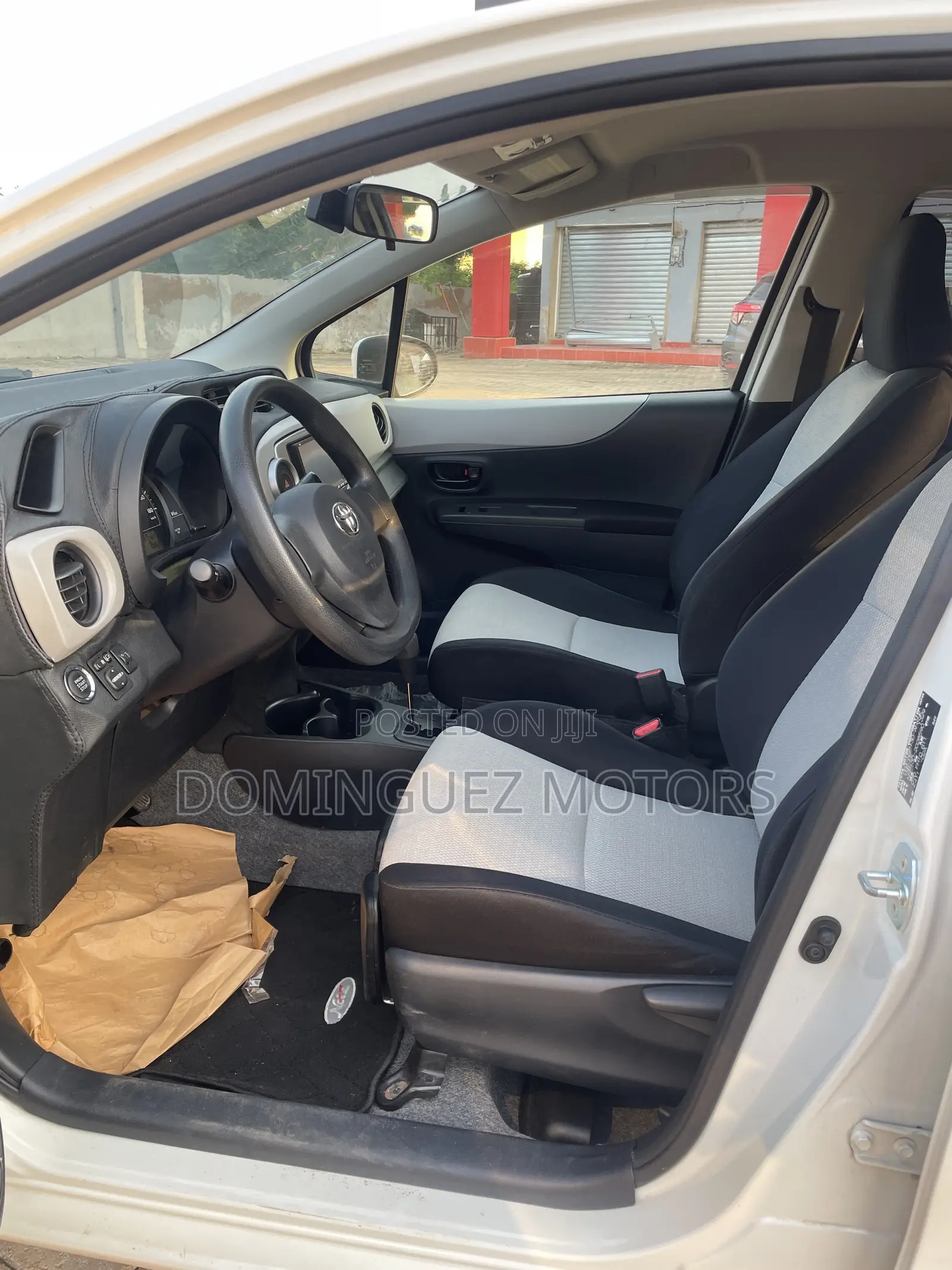 Toyota Vitz 2013 White
