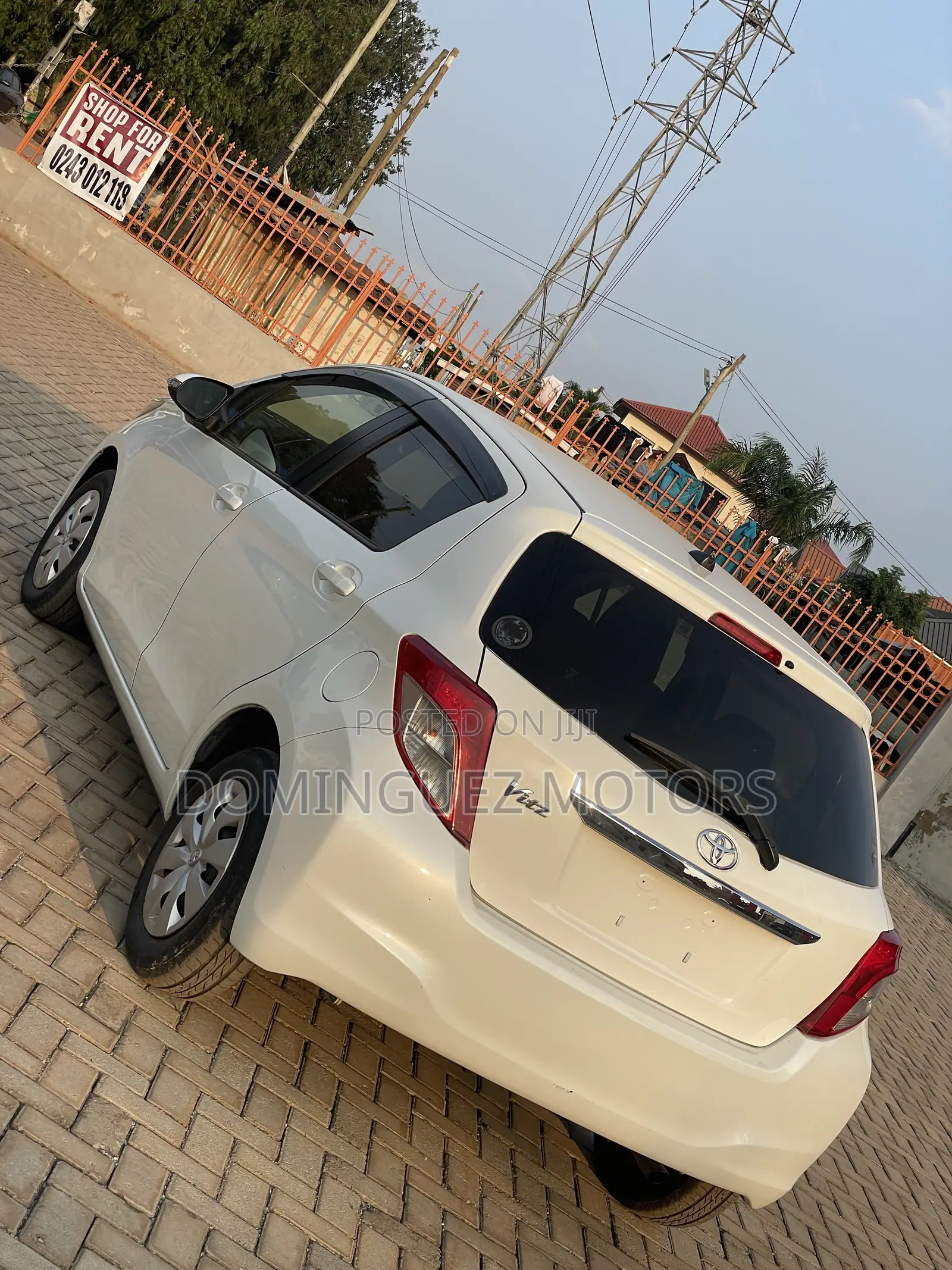 Toyota Vitz 2013 White