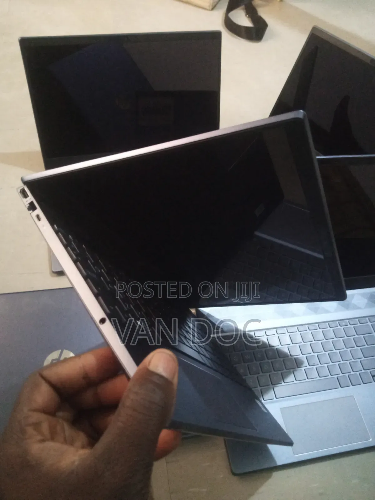 New Laptop HP Pavilion 15 8GB Intel Core i5 SSHD+SSD 500GB