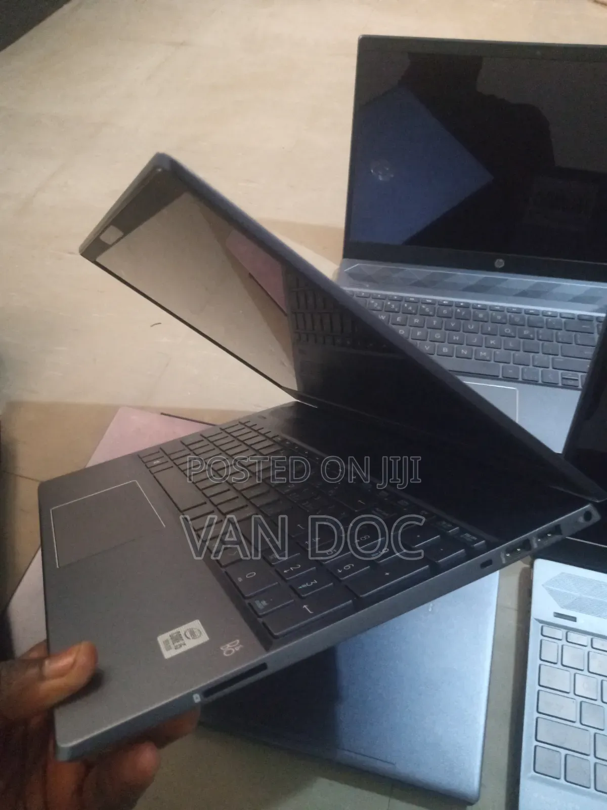 New Laptop HP Pavilion 15 8GB Intel Core i5 SSHD+SSD 500GB