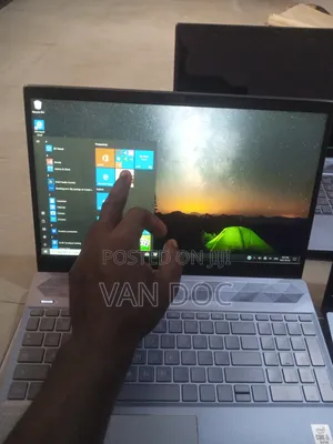 New Laptop HP Pavilion 15 8GB Intel Core i5 SSHD+SSD 500GB