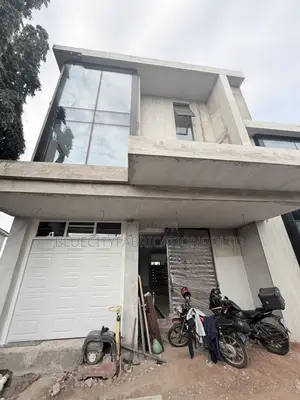 Smart Extended Fanlight Garage Door