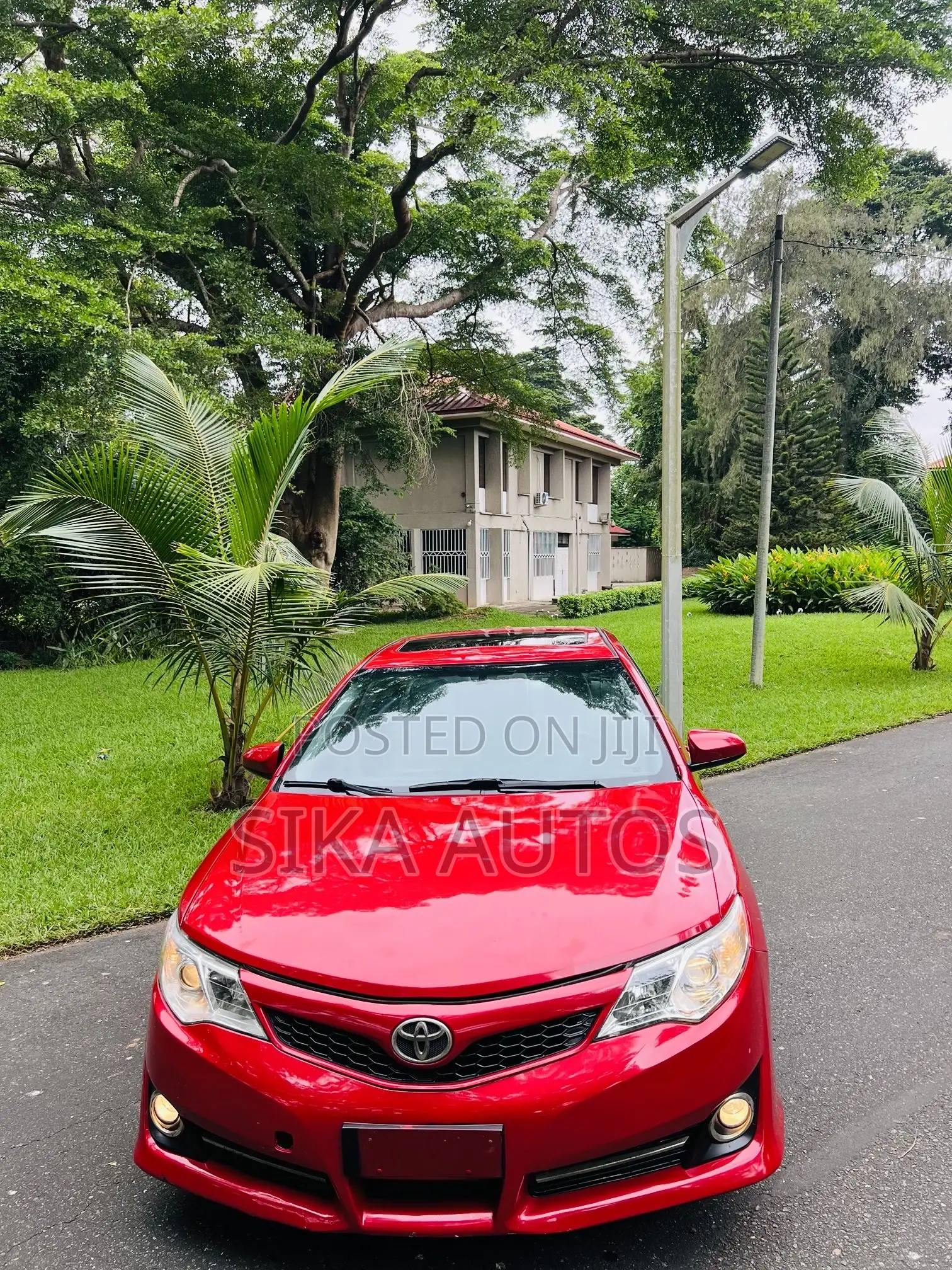Toyota Camry XLE 4dr Sedan w/Prod. End 11/13 (2.5L 4cyl 6A) 2014 Red