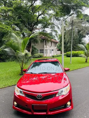 Toyota Camry XLE 4dr Sedan w/Prod. End 11/13 (2.5L 4cyl 6A) 2014 Red