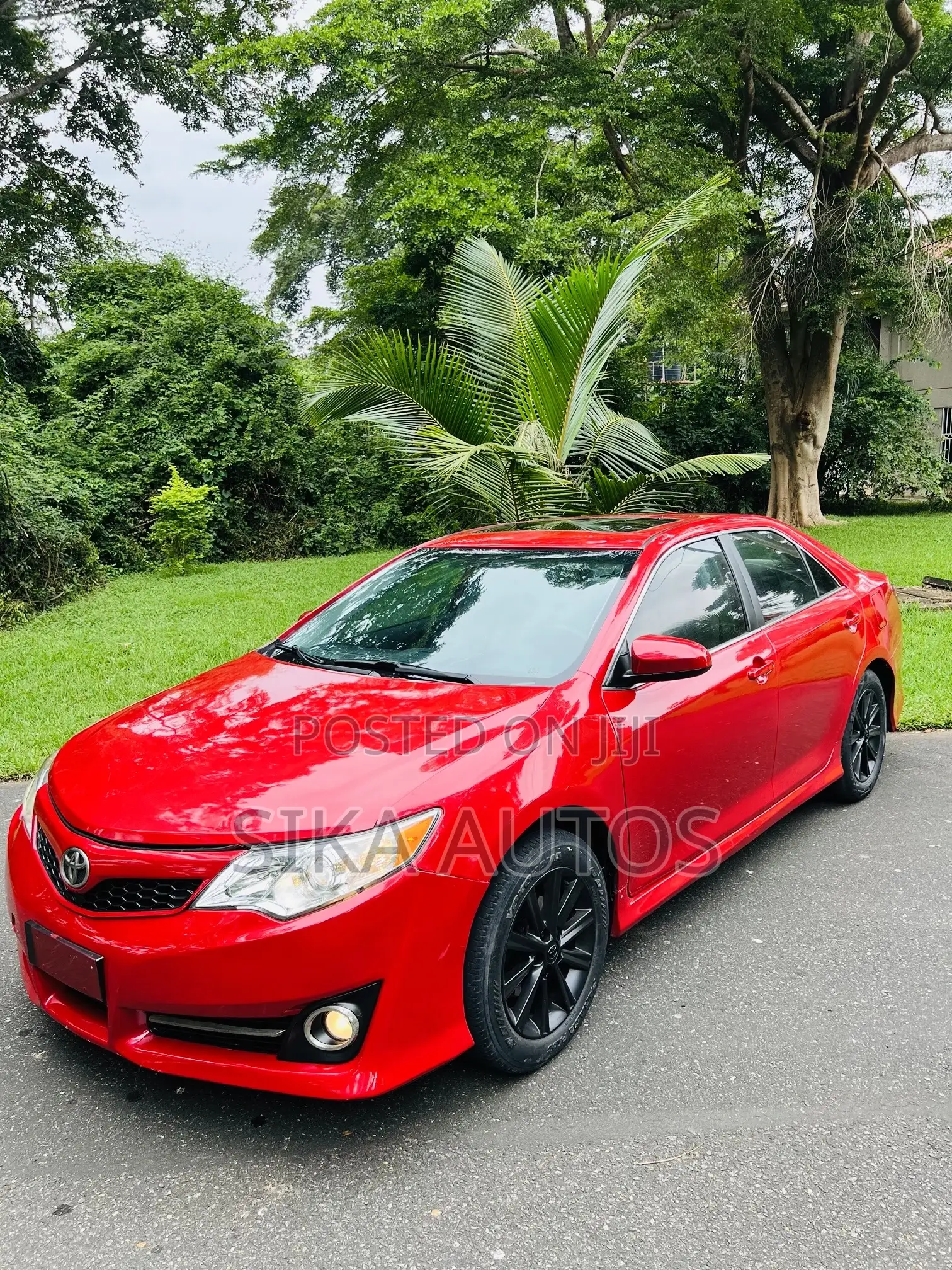 Toyota Camry XLE 4dr Sedan w/Prod. End 11/13 (2.5L 4cyl 6A) 2014 Red