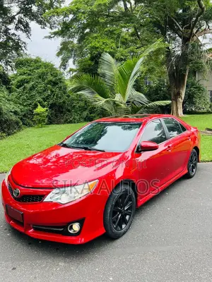 Toyota Camry XLE 4dr Sedan w/Prod. End 11/13 (2.5L 4cyl 6A) 2014 Red