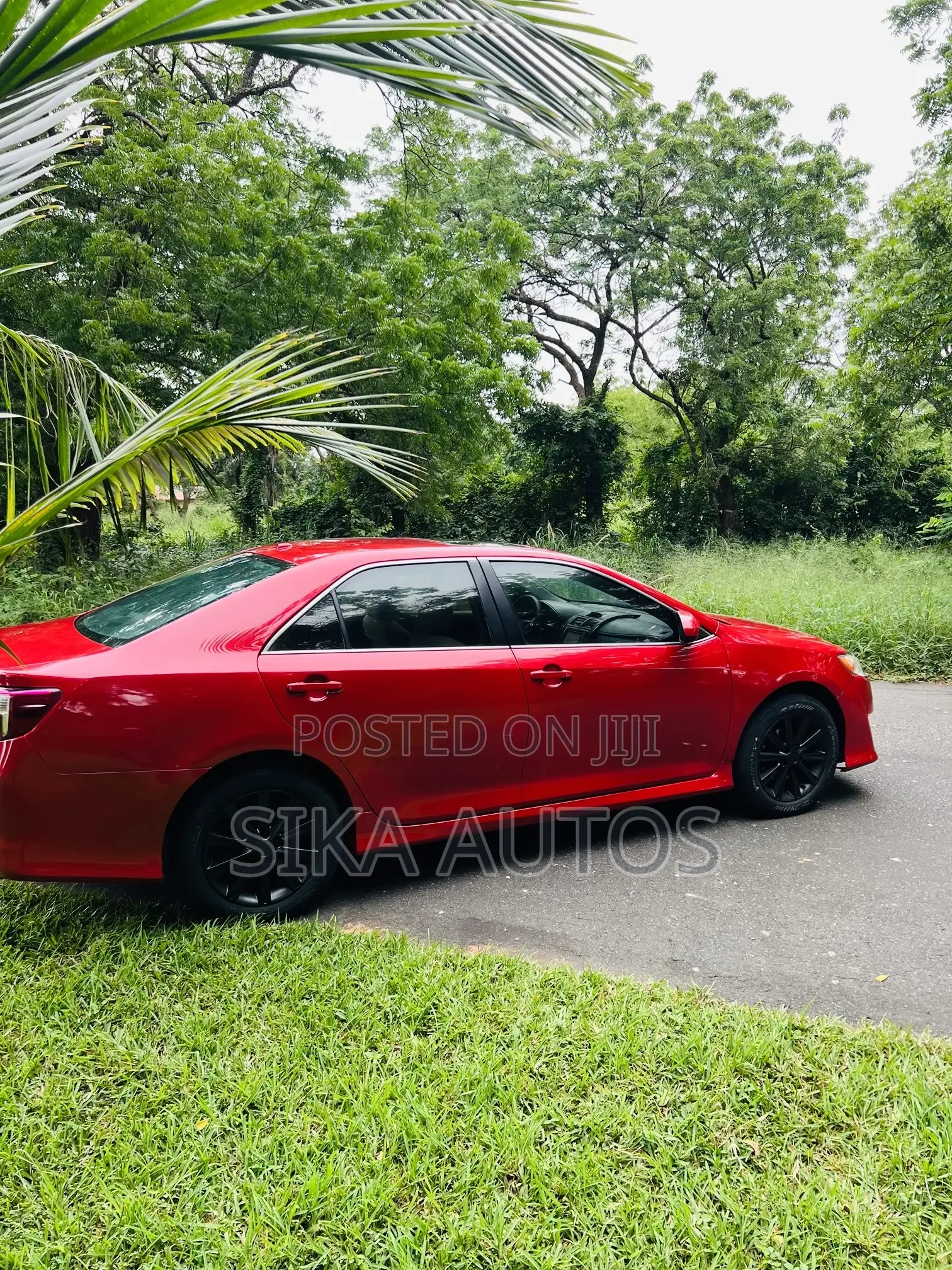 Toyota Camry XLE 4dr Sedan w/Prod. End 11/13 (2.5L 4cyl 6A) 2014 Red