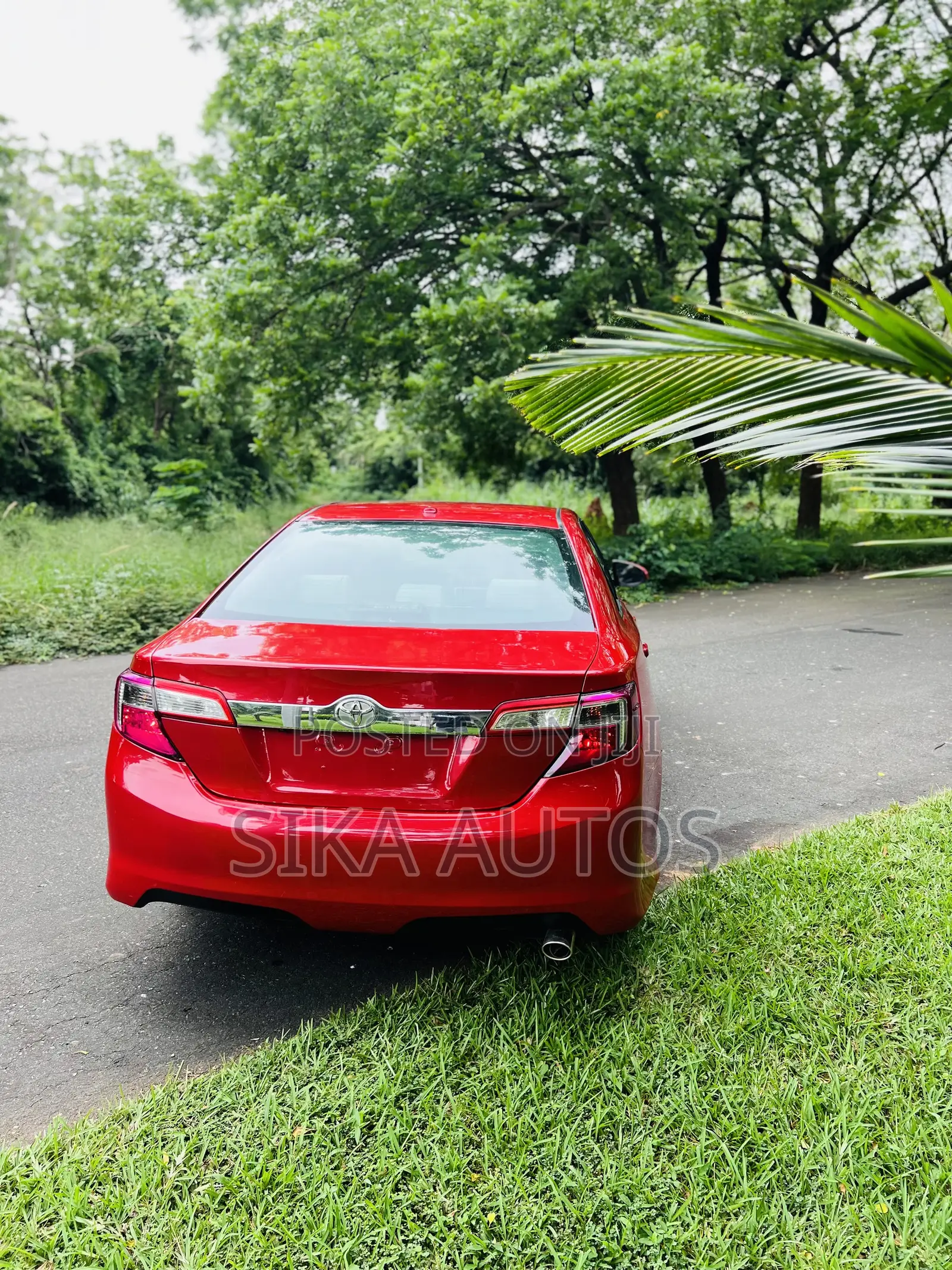 Toyota Camry XLE 4dr Sedan w/Prod. End 11/13 (2.5L 4cyl 6A) 2014 Red