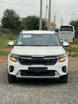 Kia Seltos 2025 White