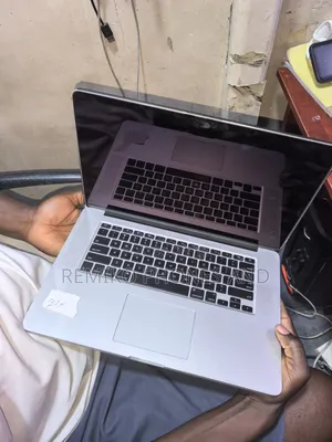 Laptop Apple MacBook Pro 2015 16GB Intel Core i7 SSD 512GB