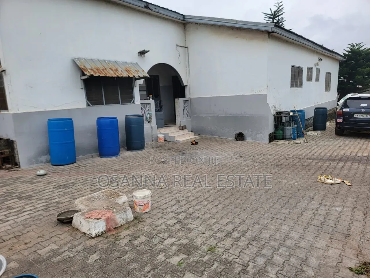 Furnished 4bdrm Apartment for sale