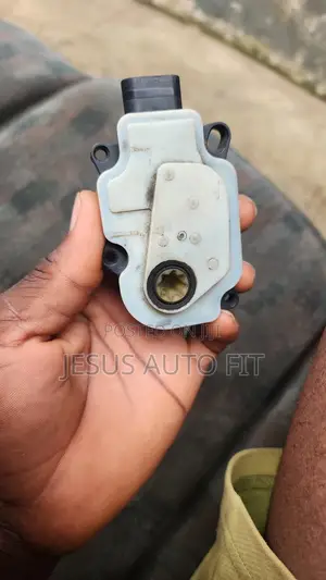 VW and Audi 2021-2023 Radiator Air Shutter Grille Motor (95B965501H)