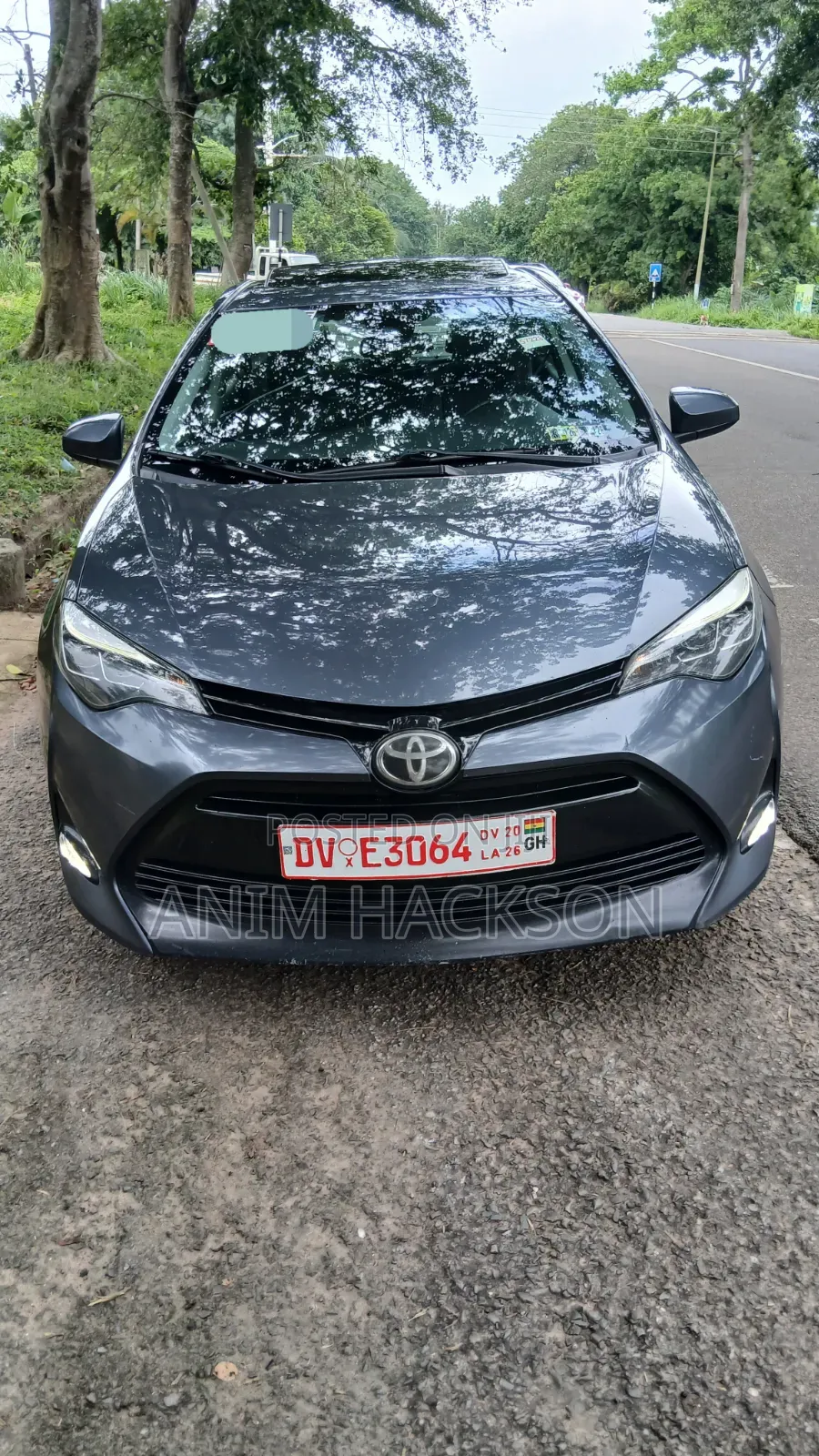 Toyota Corolla XLE (1.8L 4cyl 2A) 2018 Blue