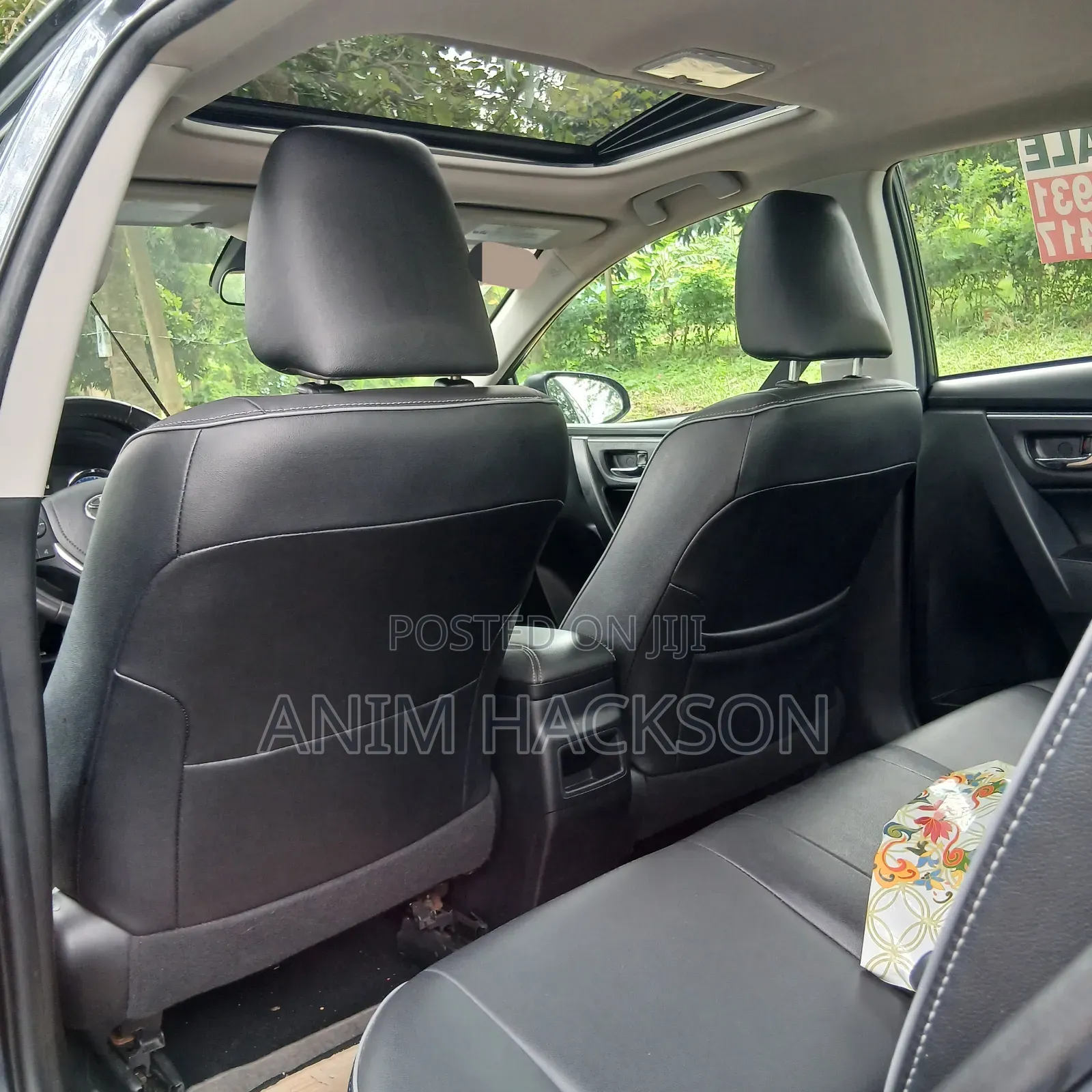 Toyota Corolla XLE (1.8L 4cyl 2A) 2018 Blue