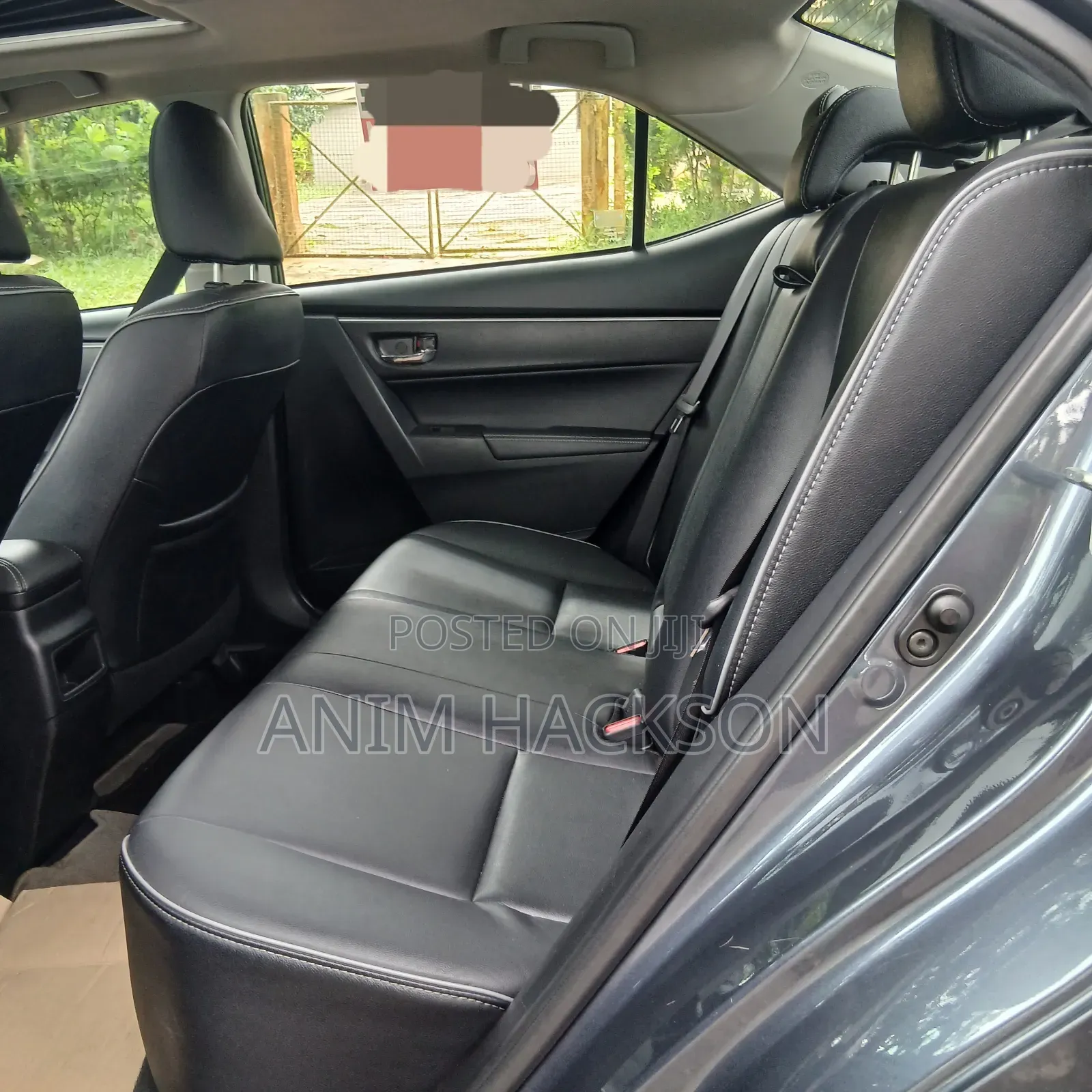 Toyota Corolla XLE (1.8L 4cyl 2A) 2018 Blue