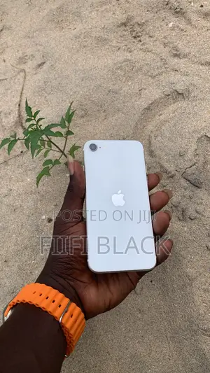 Apple iPhone SE (2020) 64 GB White