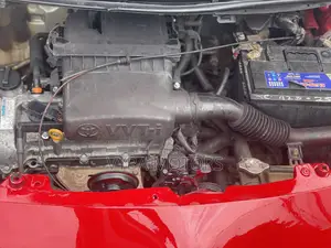 Toyota Vitz 2010 Red