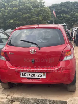 Toyota Vitz 2010 Red