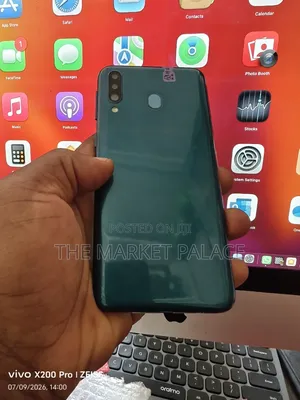 New Samsung Galaxy A40 64 GB Green