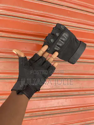 Original Gym Gloves Available at Cool Price