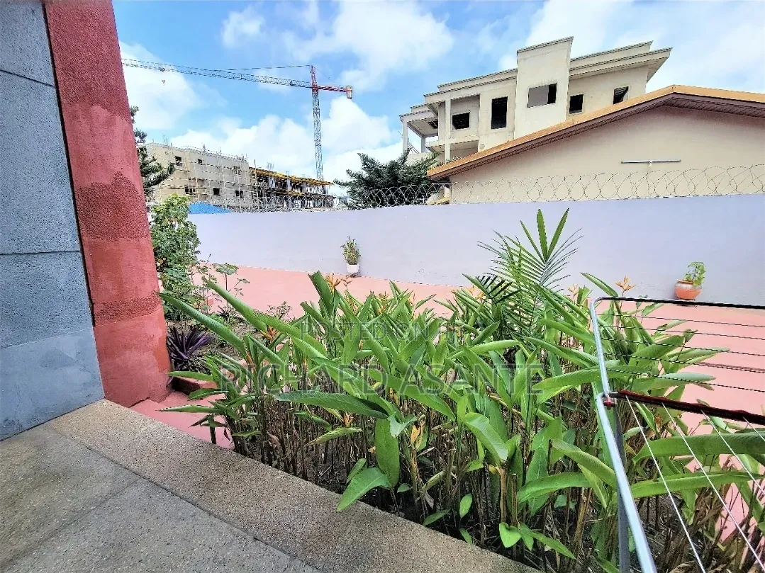 Furnished 2bdrm Apartment in Boundary Road Area for rent