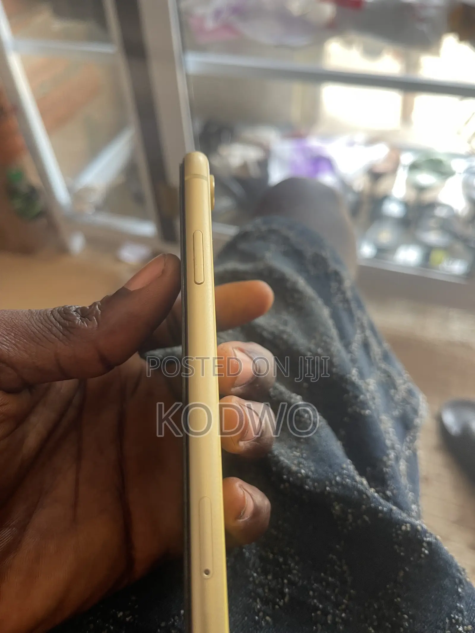 Apple iPhone XR 64 GB Yellow