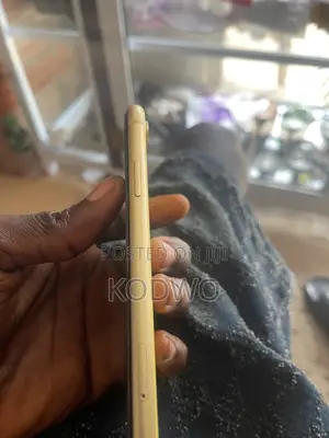Apple iPhone XR 64 GB Yellow
