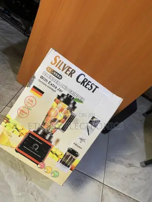 Extremely Silver Crest Blender