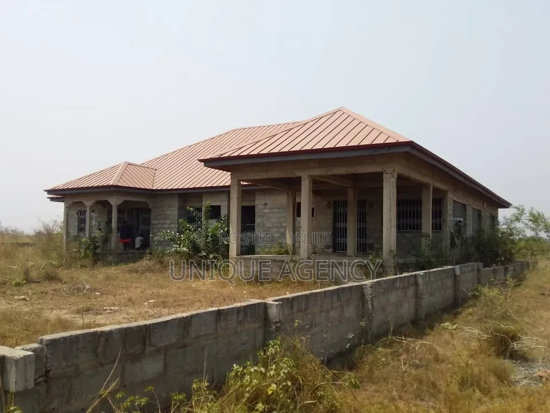 1bdrm Apartment in Pentecost for sale