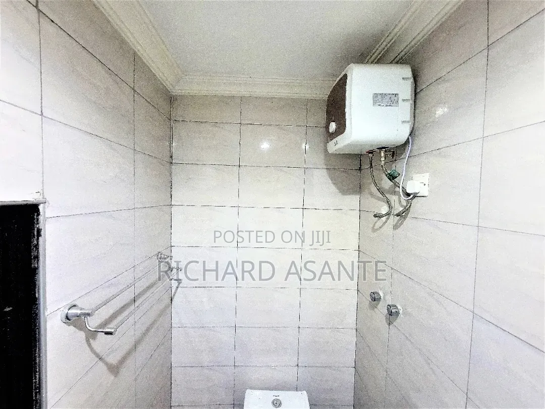 Furnished 2bdrm Apartment in Boundary Road Area for rent