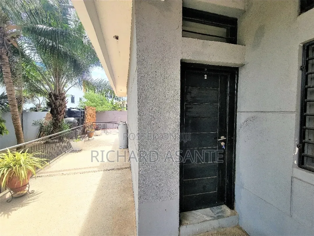 Furnished 2bdrm Apartment in Boundary Road Area for rent