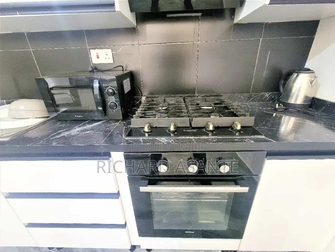 Furnished 2bdrm Apartment in Boundary Road Area for rent