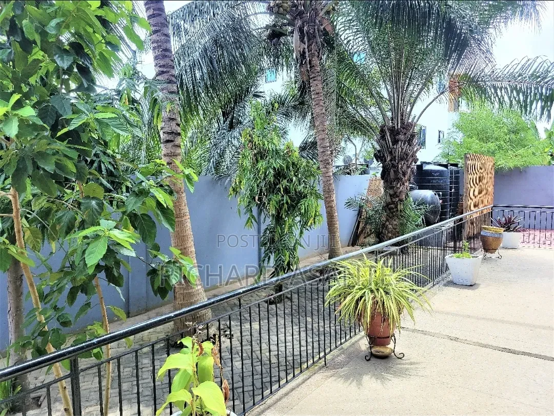 Furnished 2bdrm Apartment in Boundary Road Area for rent