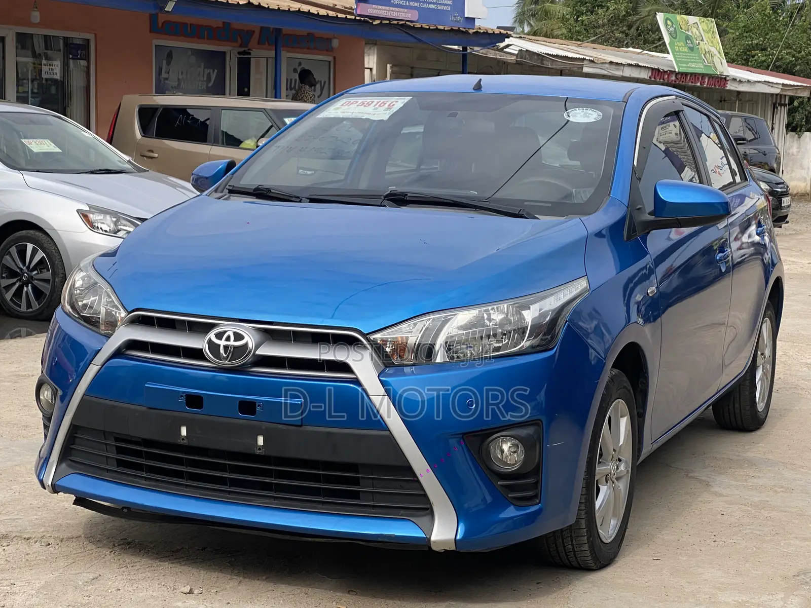Toyota Yaris L Hatchback 5dr 2015 Blue